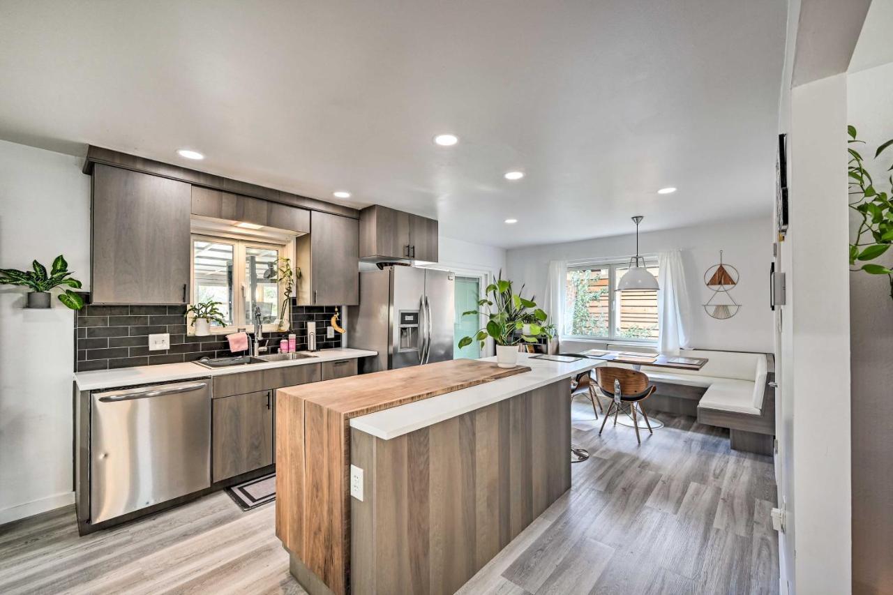 With Large Yard Less Than 7 Mi To Downtown! Denver