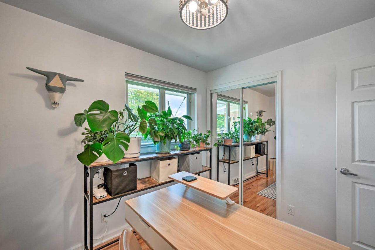 With Large Yard Less Than 7 Mi To Downtown!